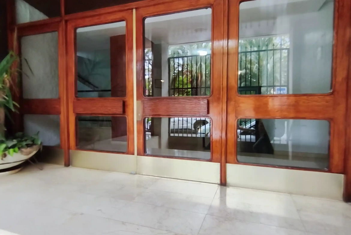 Piso en venta en Plaza Doctor Gómez Ulla, 1
