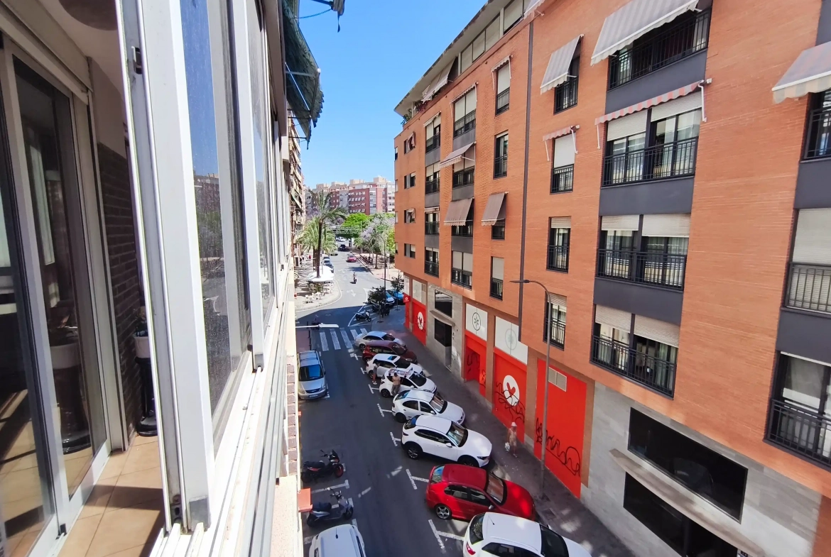 Piso en venta en Calle Ingeniero Sanchiz Pujalte, 17