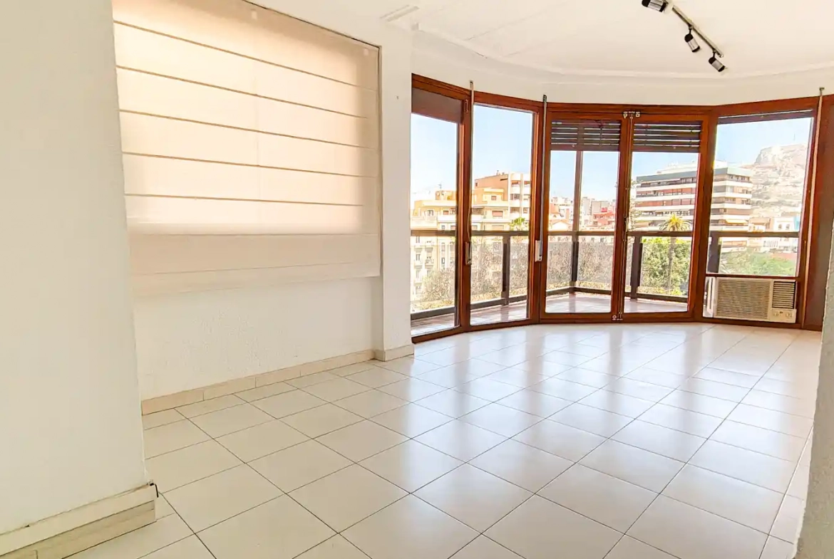 Piso en venta en Avenida Doctor Gadea, 27