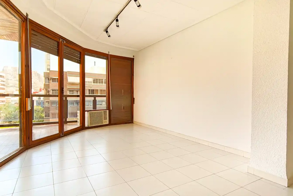 Piso en venta en Avenida Doctor Gadea, 27