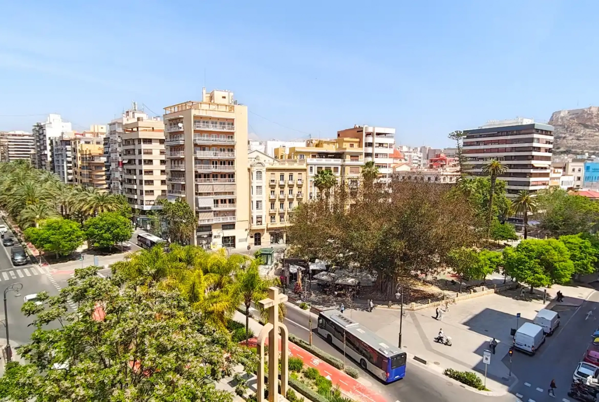 Piso en venta en Avenida Doctor Gadea, 27
