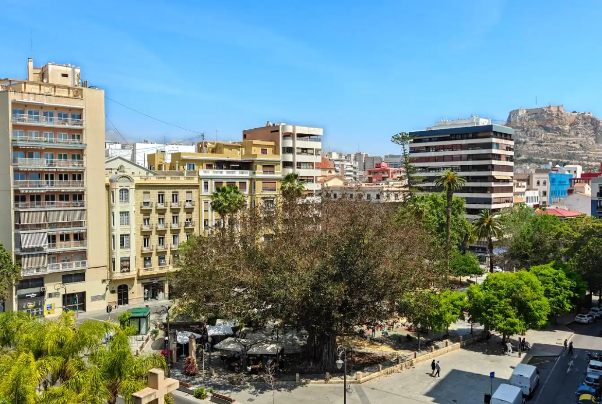 Piso en venta en Avenida Doctor Gadea, 27