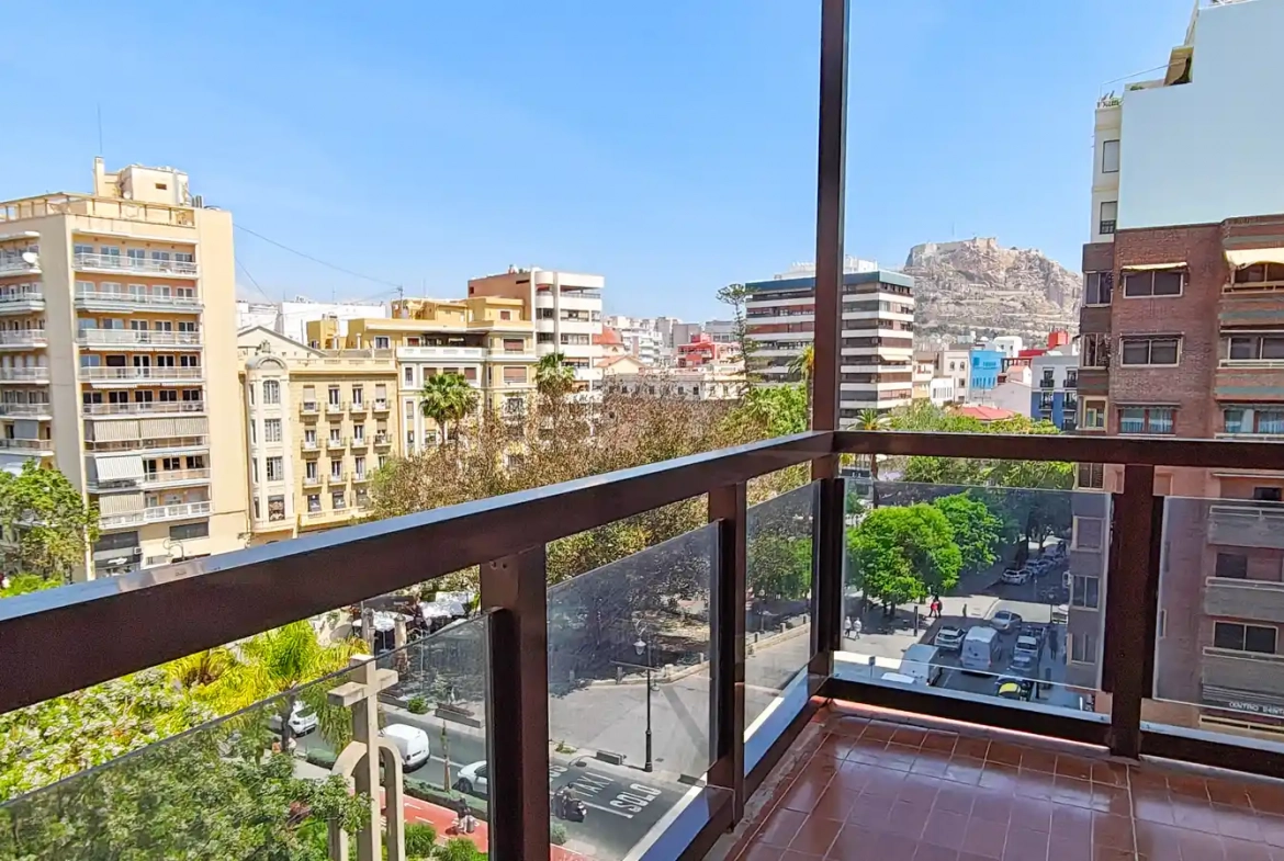 Piso en venta en Avenida Doctor Gadea, 27