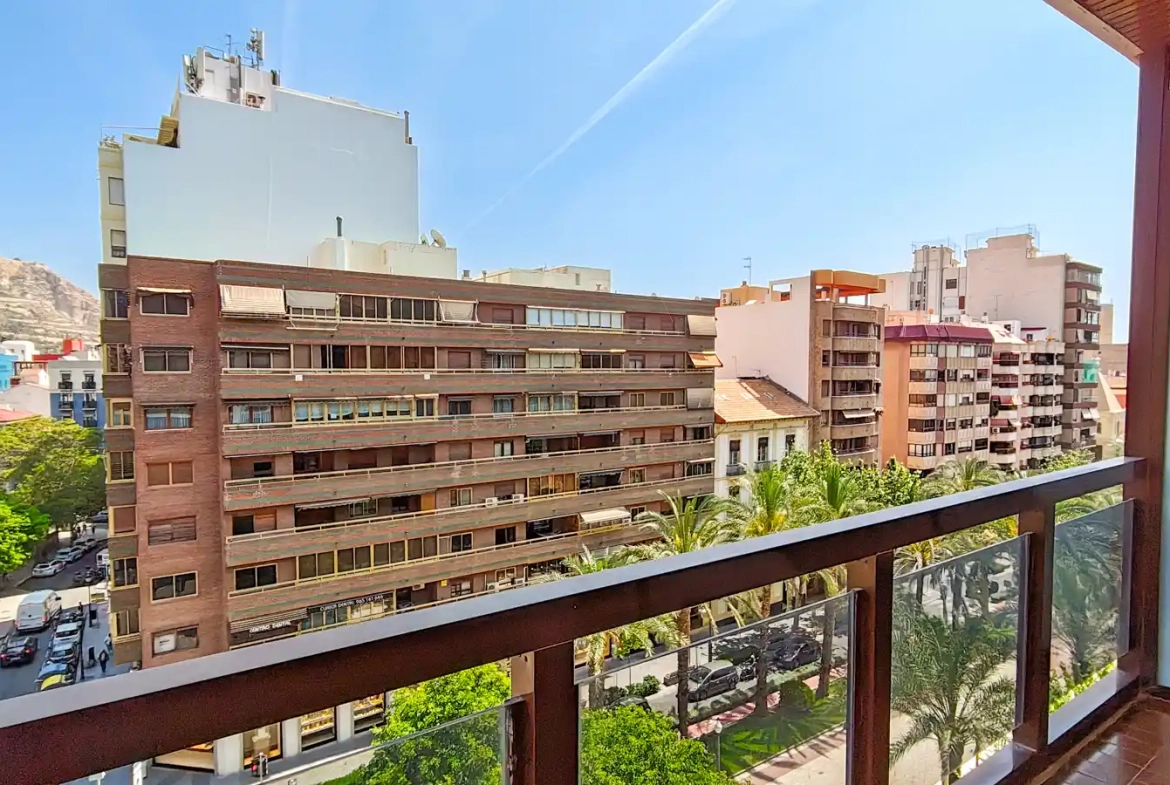 Piso en venta en Avenida Doctor Gadea, 27