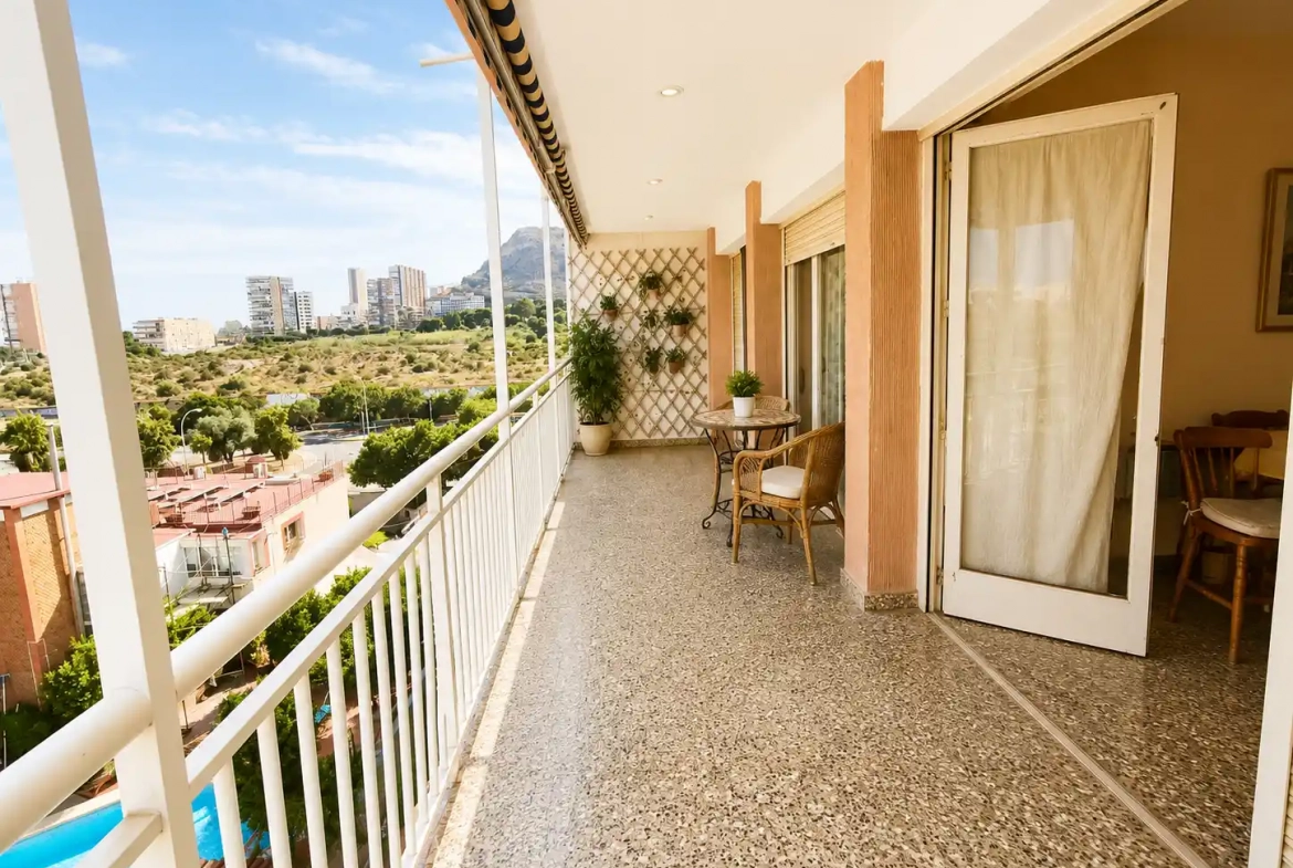 Piso en venta en Calle Vial Flora de España
